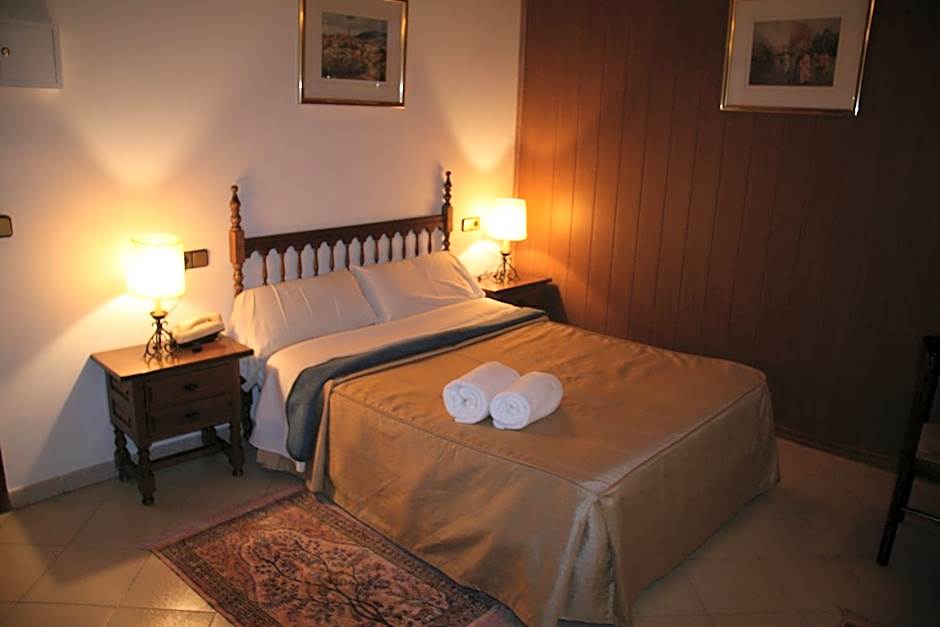 Photo 1 of 3 of Double Room