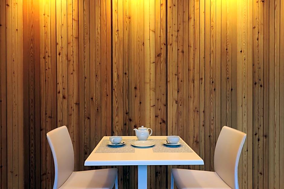 World's Nests Furnas Pods Village