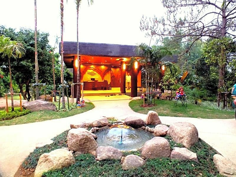 Bura Resort