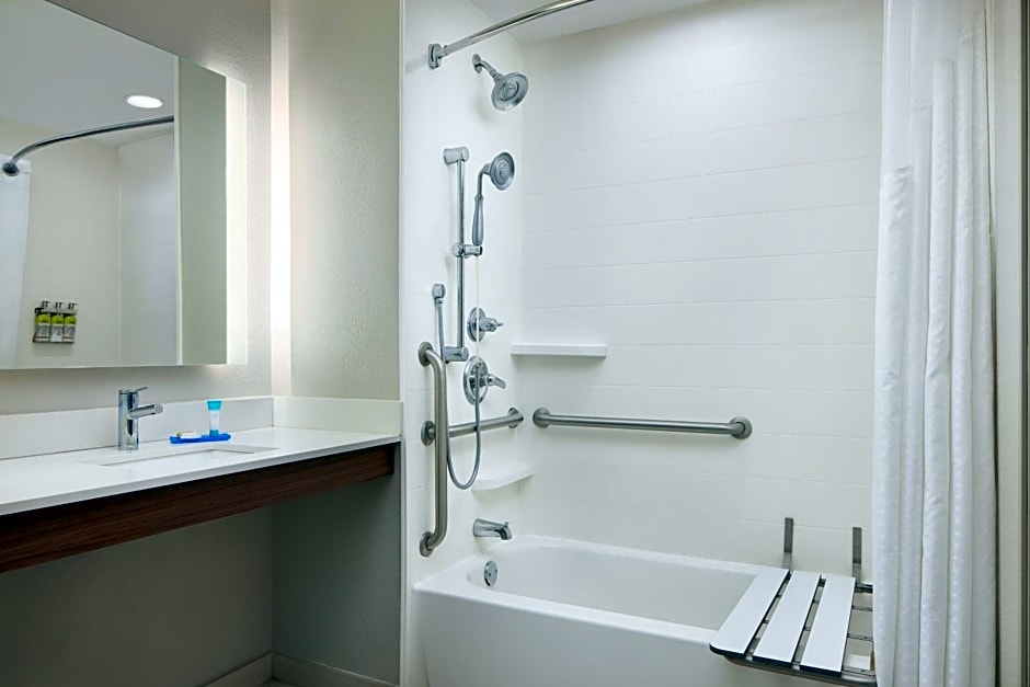 Holiday Inn Express & Suites Bonifay By IHG