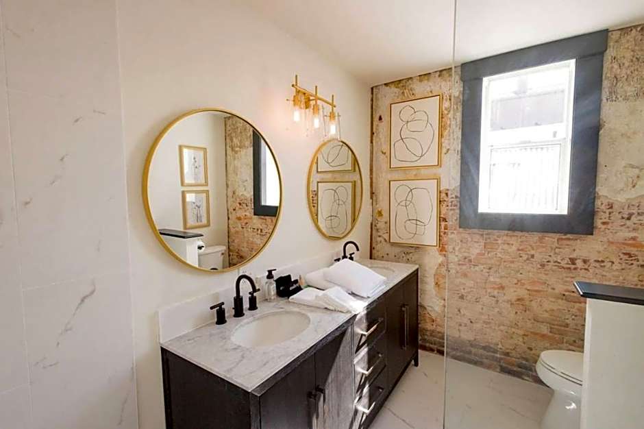 Speakeasy 2 Room Suite (Rm 5)