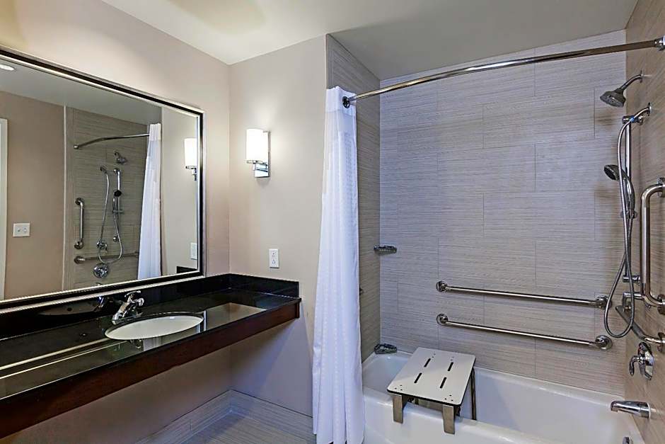 Clarion Hotel The Colony - Plano West