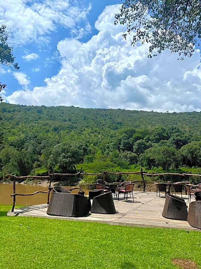 Exploreans Mara River Camp