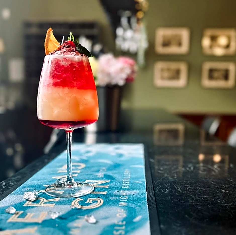 Orange Grove Hotel & Gardens