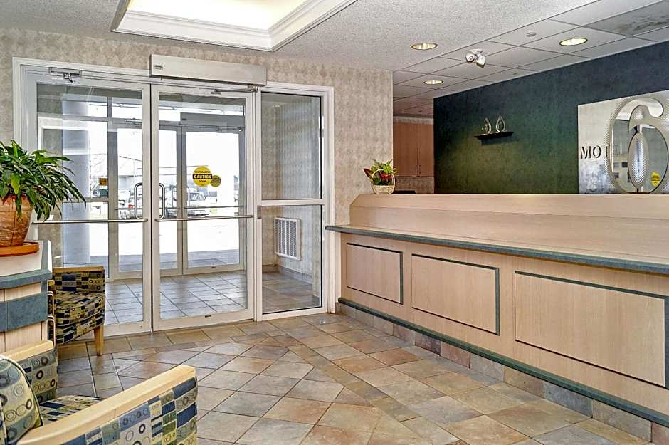 Motel 6 Peterborough