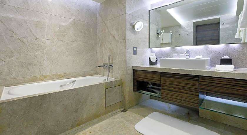 New World Millennium Hong Kong Hotel