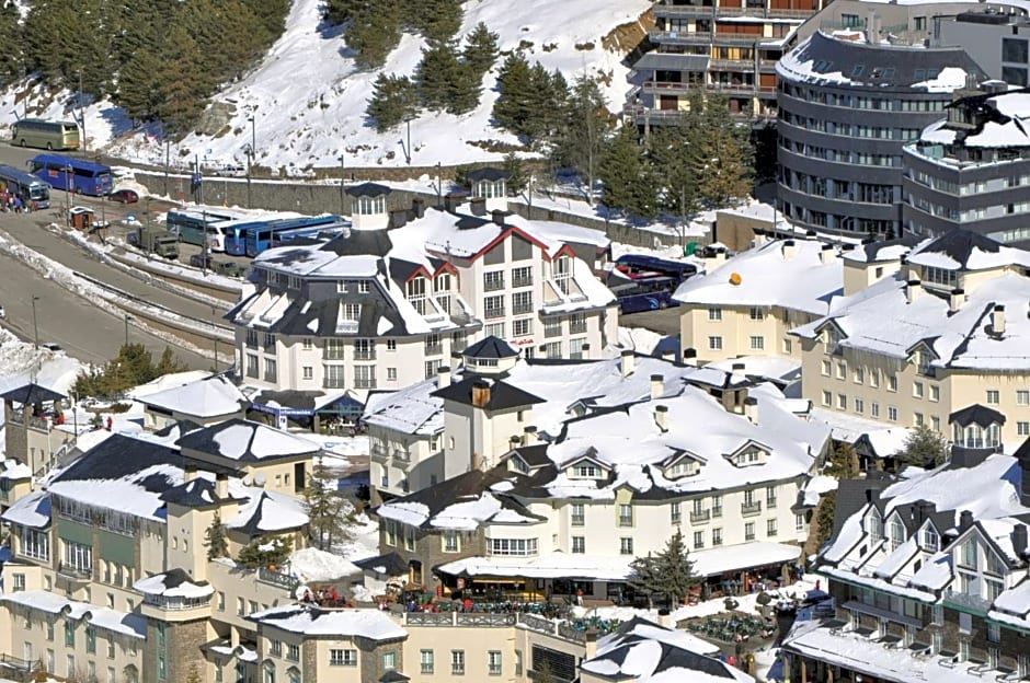 Apartamentos Sabica Nevada Plaza