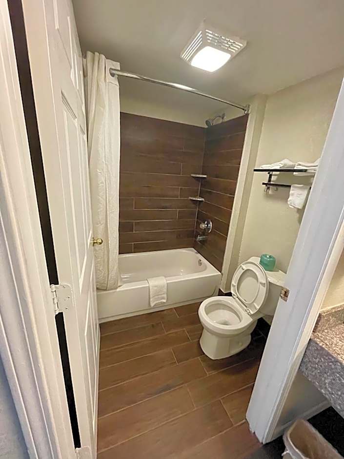 Key West Inn - Roanoke