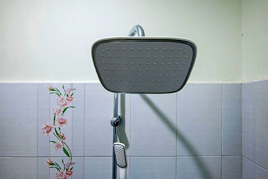 OYO 2382 Wisata Hotel