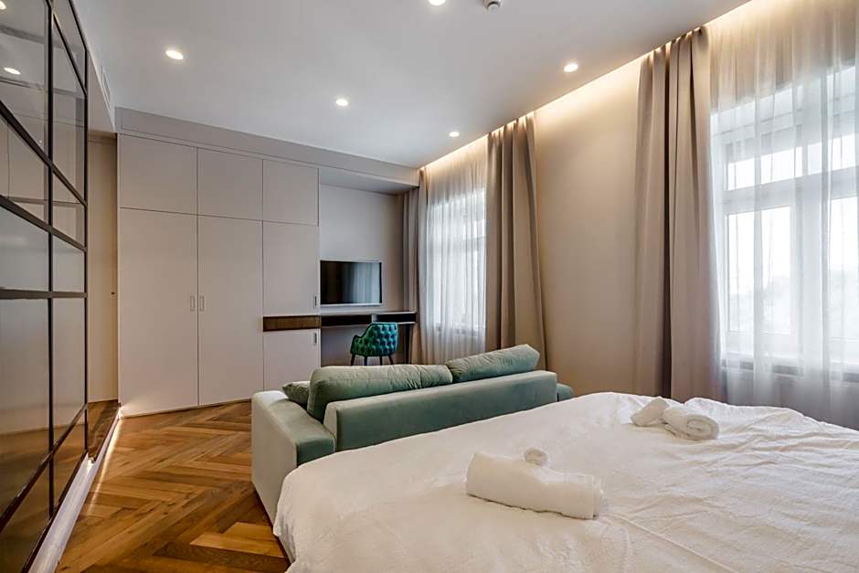 Budapest Eye- Boutique Suites, by BQA