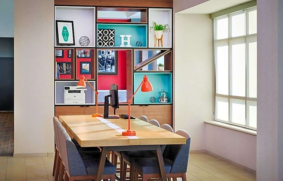 Holiday Inn & Suites Oakville at Bronte By IHG