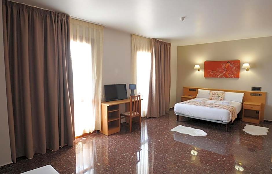 HOTEL MARIA ROSA