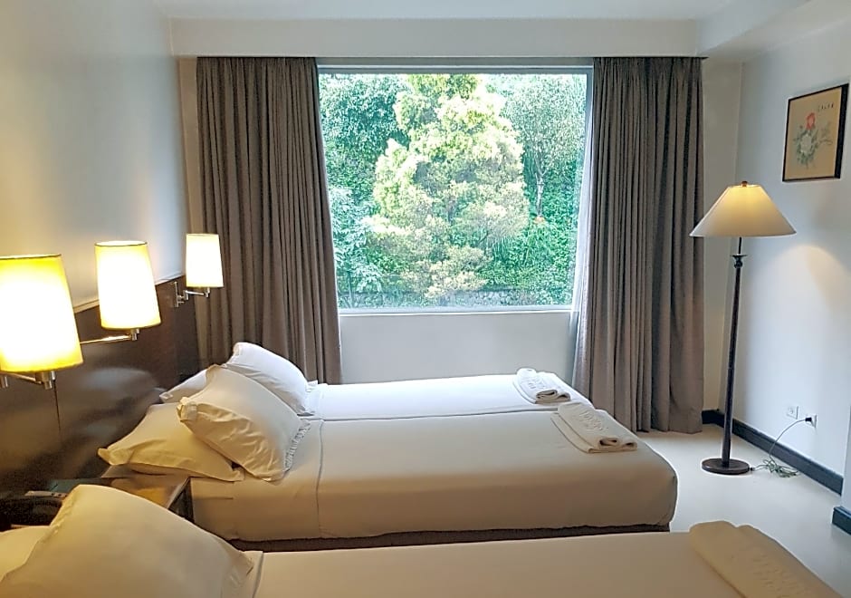 Hotel Supreme Convention Plaza