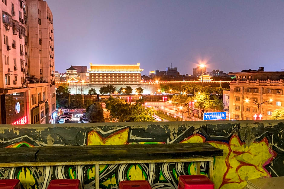 Xi'An Busy Hotel Bell Tower City Wall