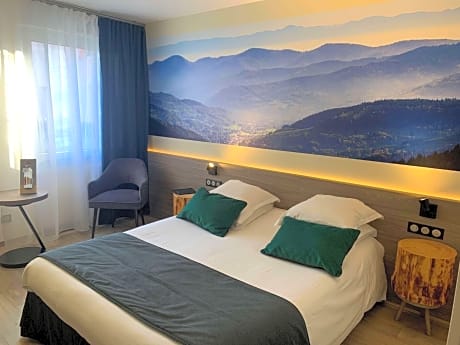 Deluxe Queen Room - Non-Smoking