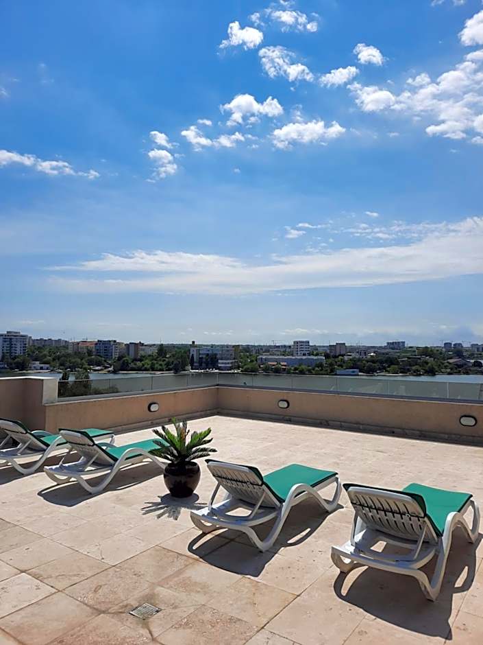 Solid Magic Apart Hotel