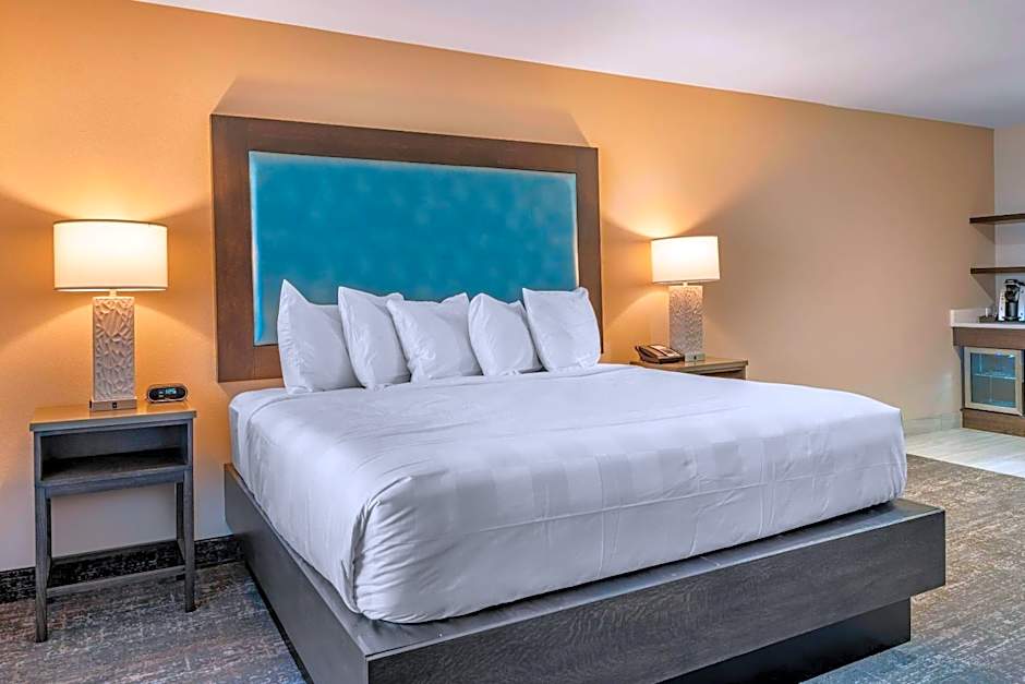 Lincoln Sands Oceanfront Resort, an Ascend Collection Hotel