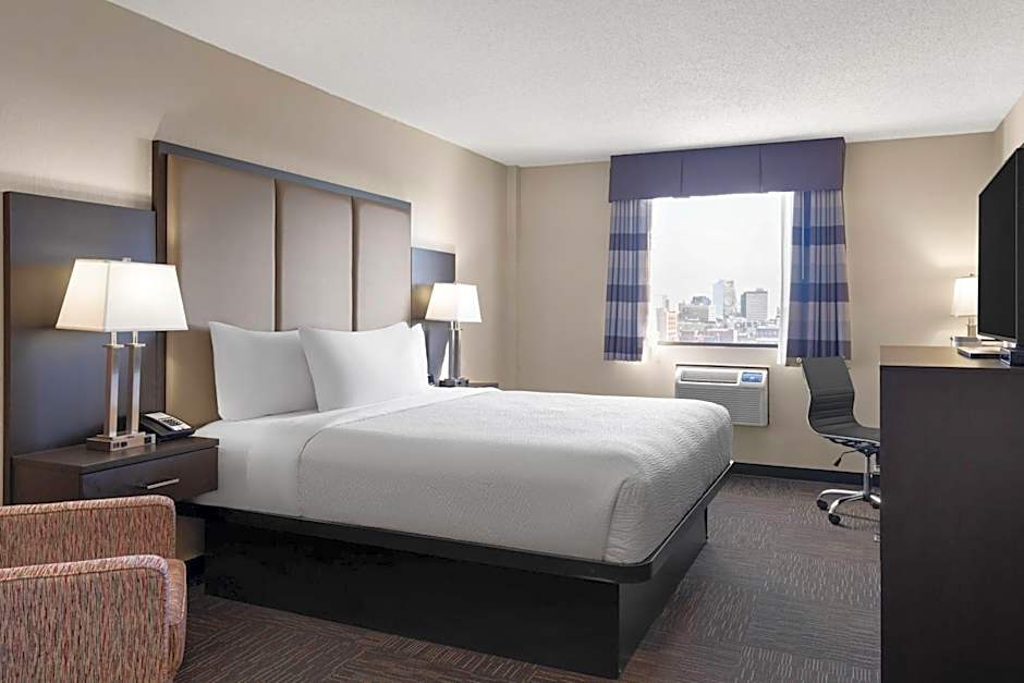 Ramada by Wyndham Saskatoon