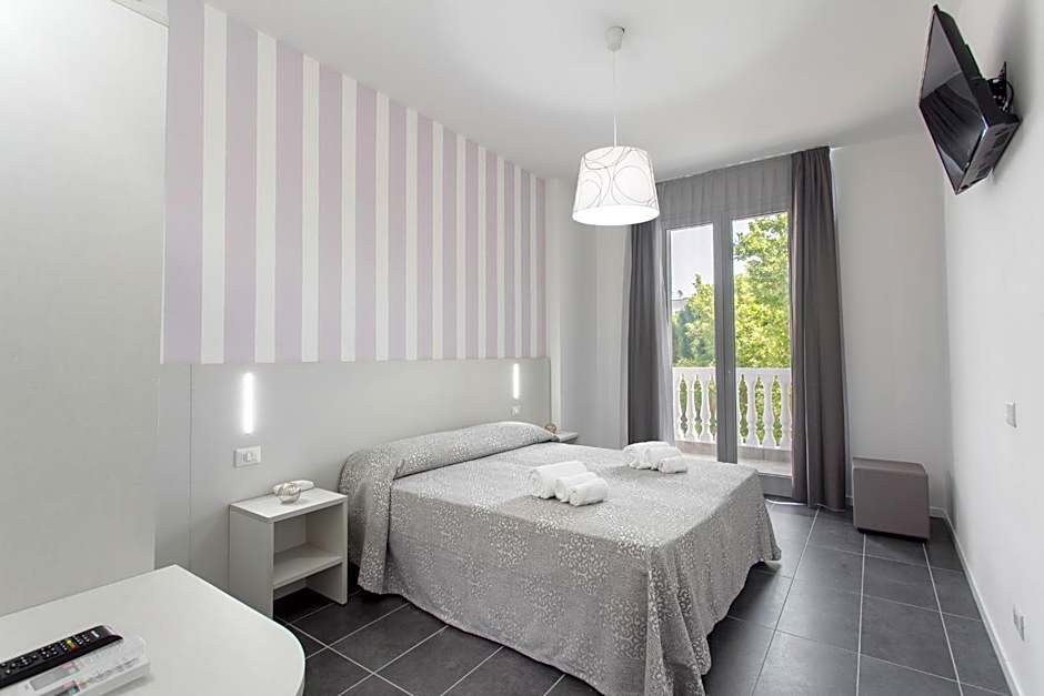 Photo 1 of 10 of Junior Suite, Balcony