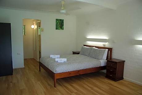 Queen Room with Pool View