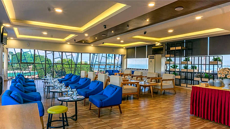 Nite and Day Laguna - Bintan