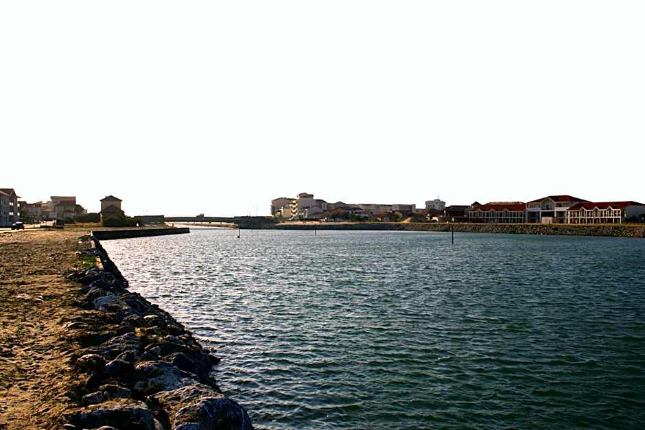 Single Fin Hotel & Lodge