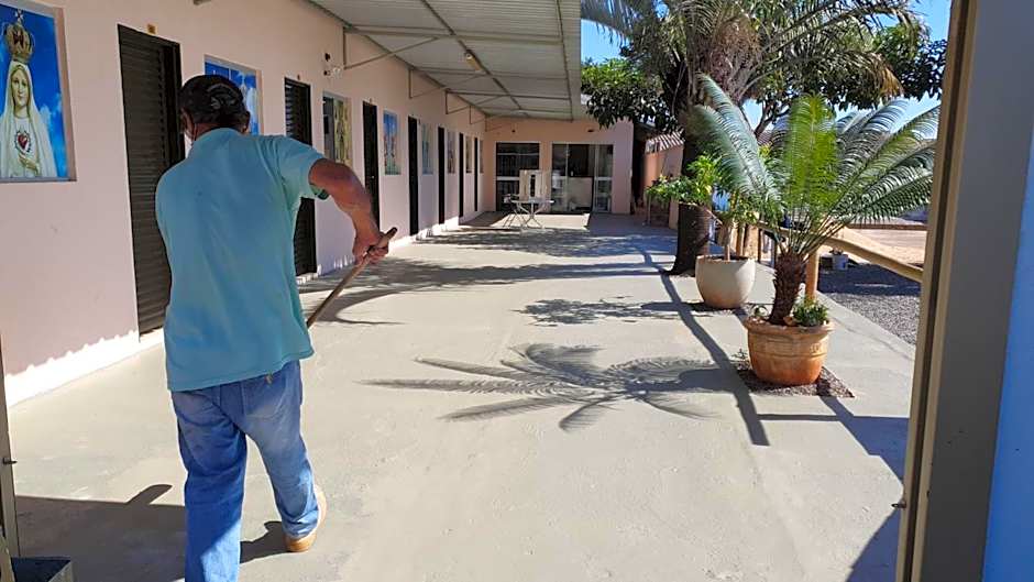 Pousada Romeiros do Pai Eterno - Santuario Basilica de Trindade