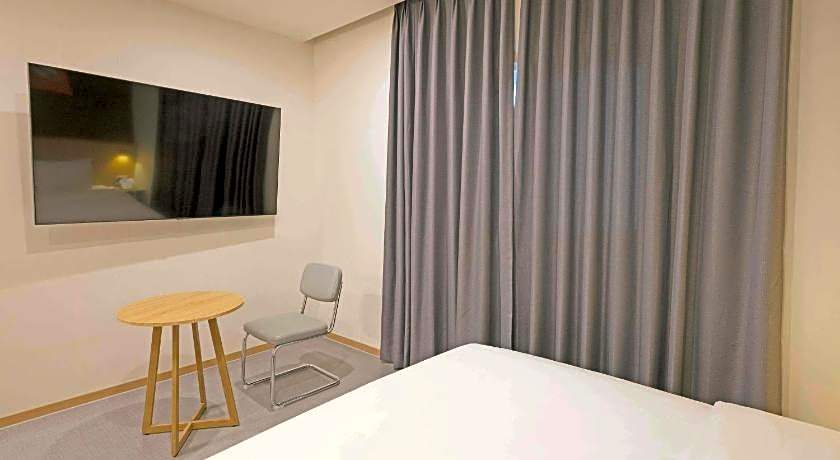 Changwon Palyongdong Hotel Leo