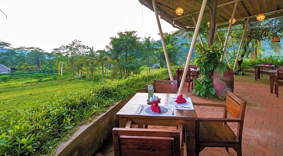 Cepik Villa Sidemen by AGATA