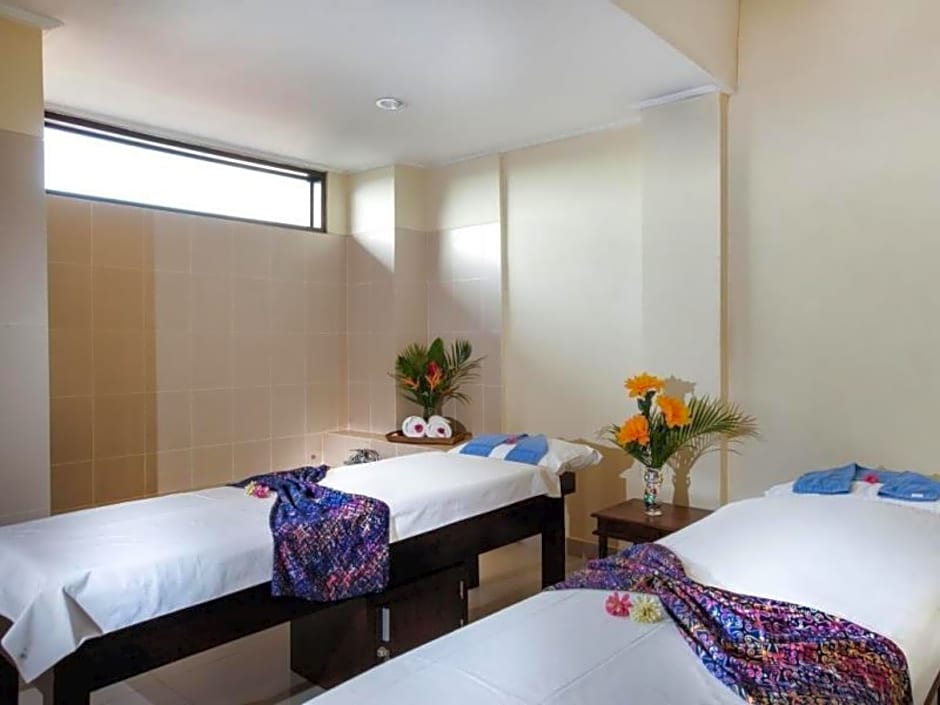 Champlung Mas Hotel