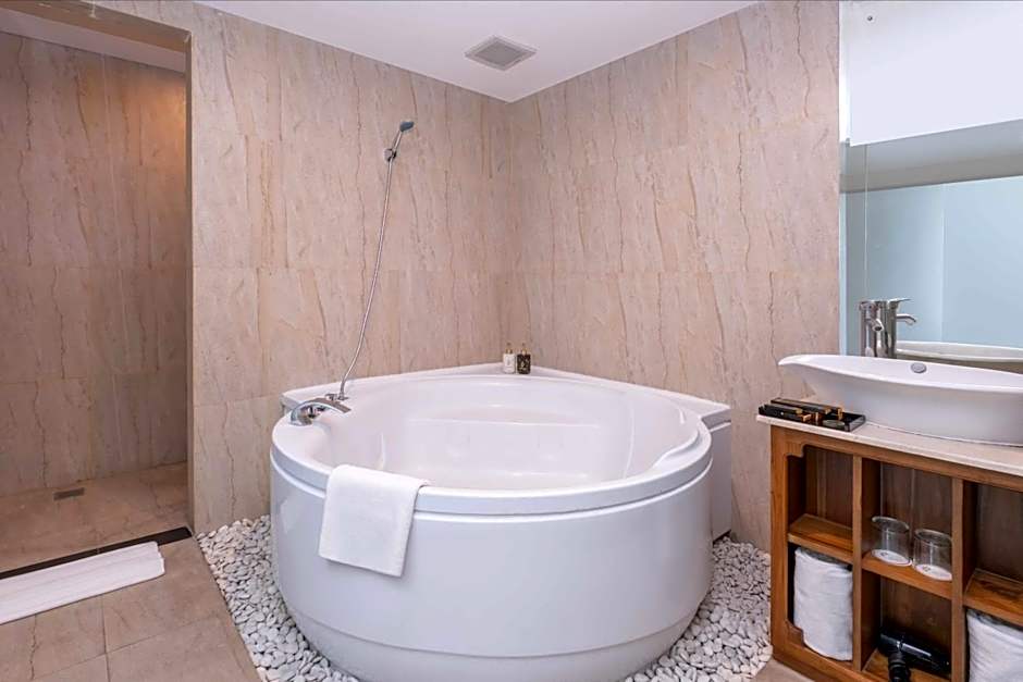 Grand Edge Hotel Semarang