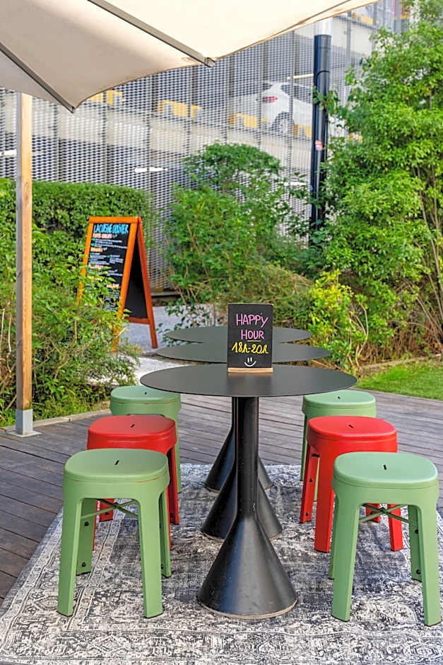 Slo Hostel