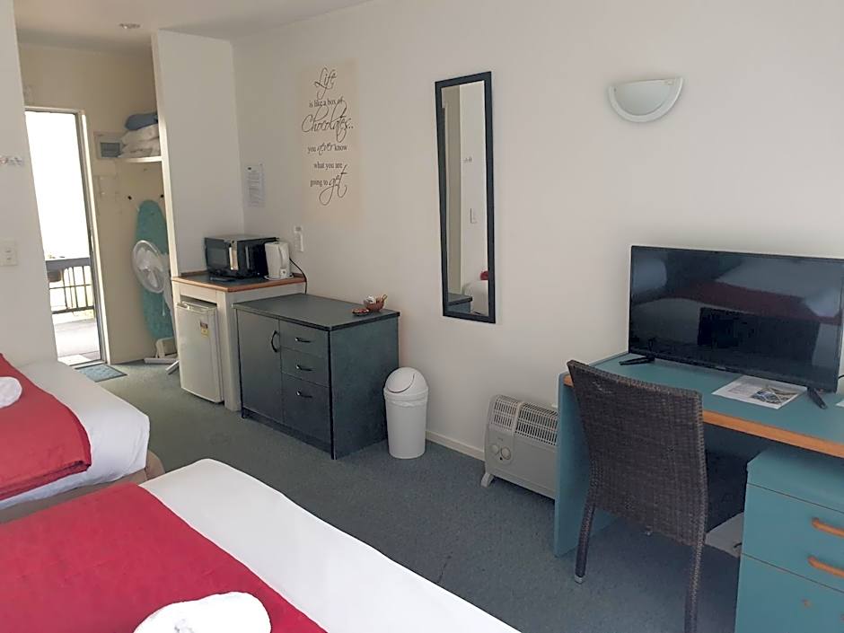 Woodlands Motel