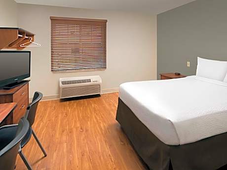 Double Room with Accessible Tub - Accessible/Smoking