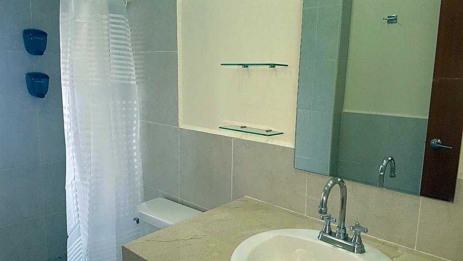 Hotel y Suites Nader