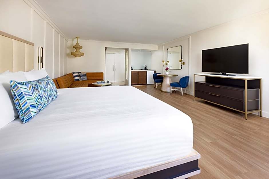 The Anza - A Calabasas Hotel