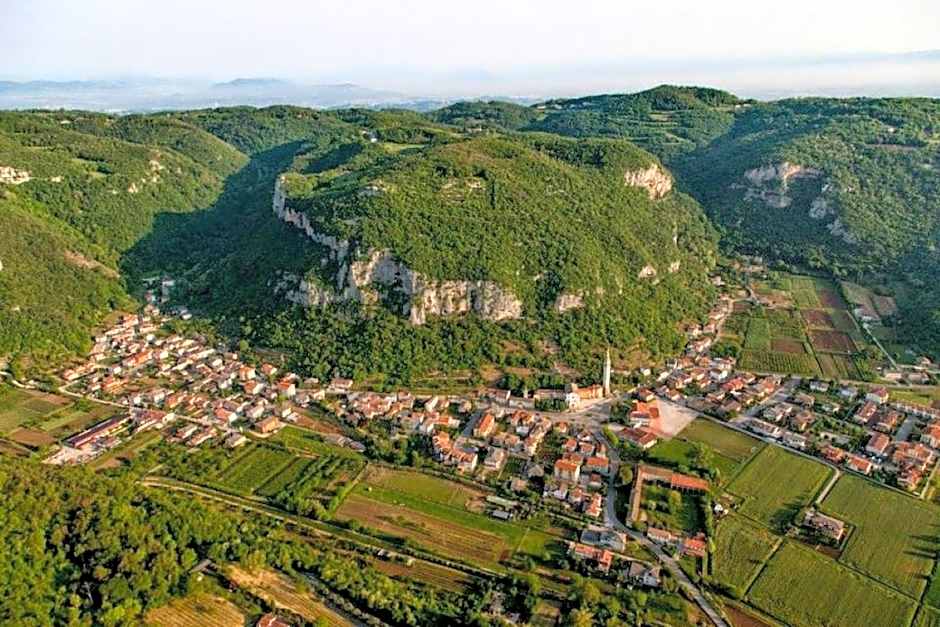 Brojo Hill