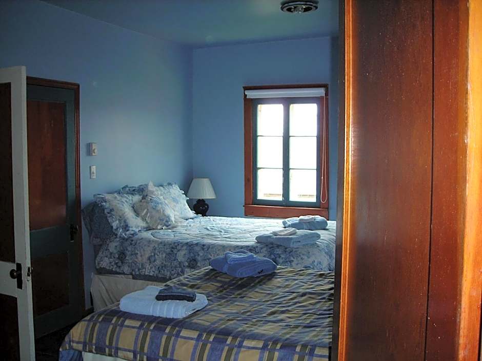 Gîte des Hauteurs et Café de la place