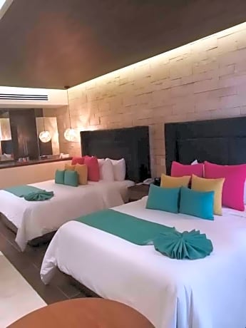 Luxury Junior Suite 2 Double Beds
