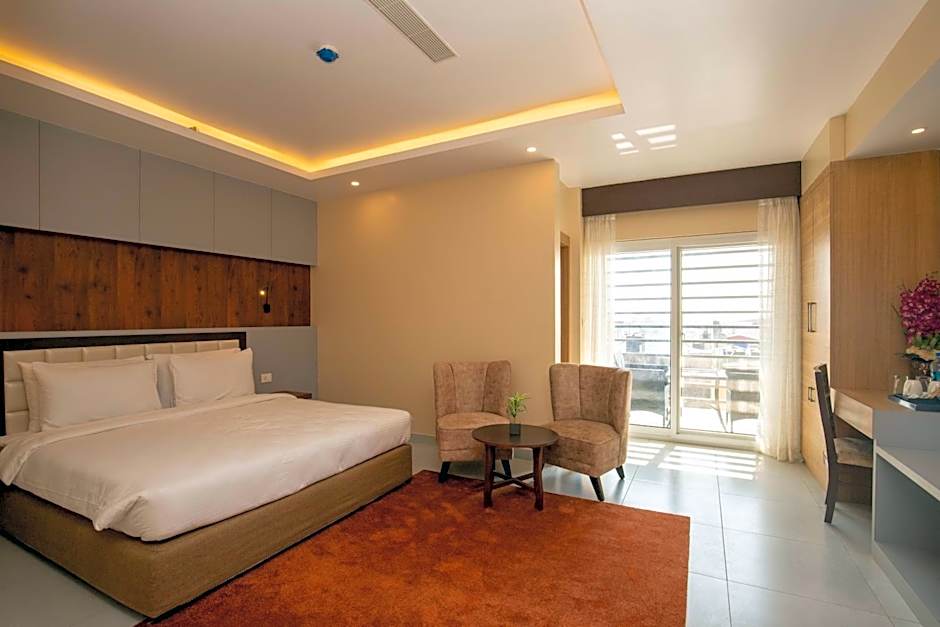 Photo 1 of 12 of Junior Suite