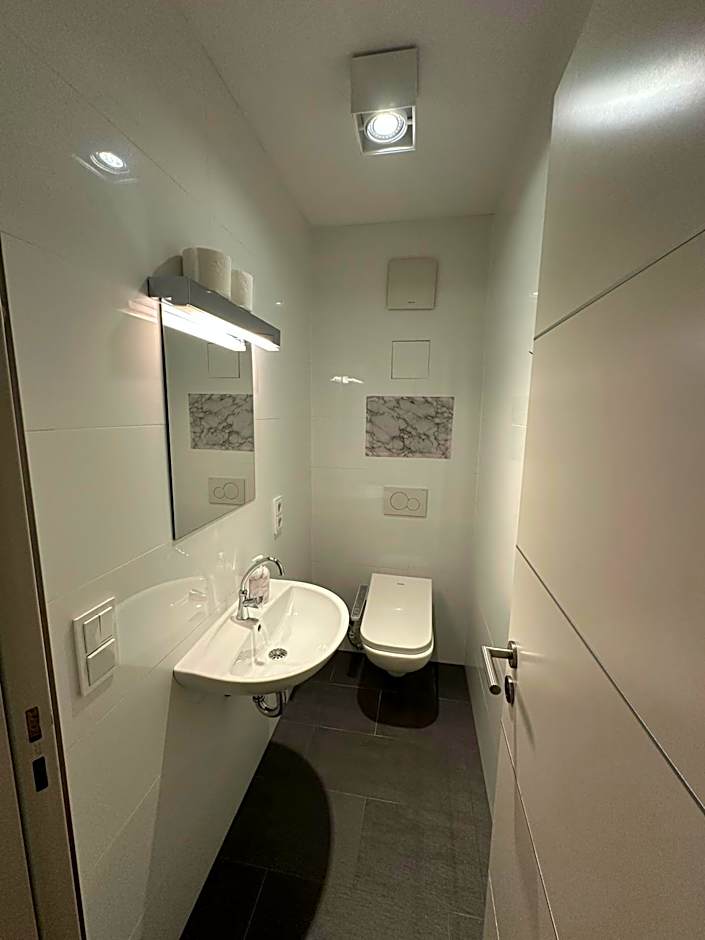 Al Nafurah Apartments