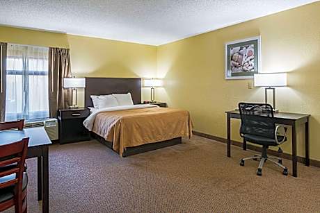 1 Queen Bed Nonsmoking