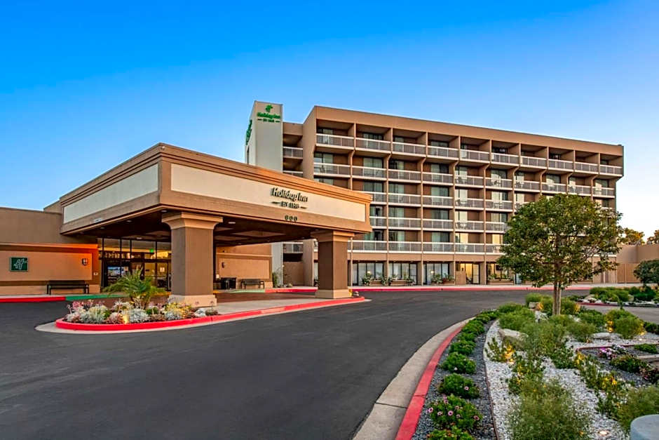 Holiday Inn Oxnard - Ventura by IHG