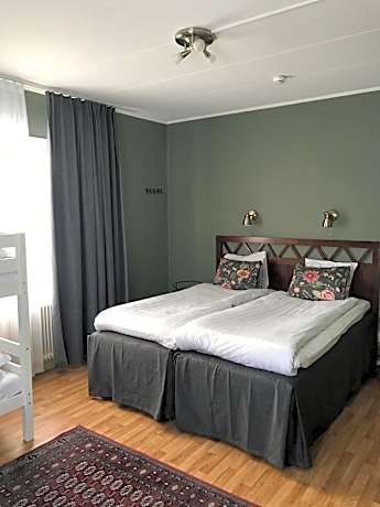 Quadruple Room with Shared Bathroom