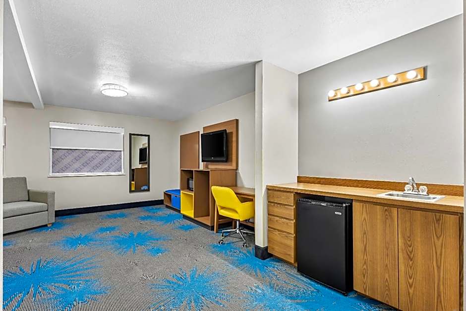 Days Inn by Wyndham Mitchell SD