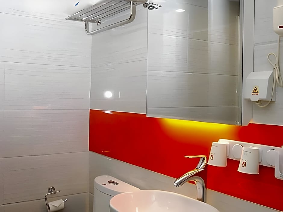 7 Days Premium Guangzhou Tianhe Shipaiqiao Metro Station Taikoo Hui