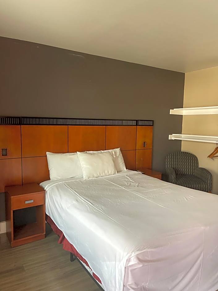 Monterey fairgrounds inn