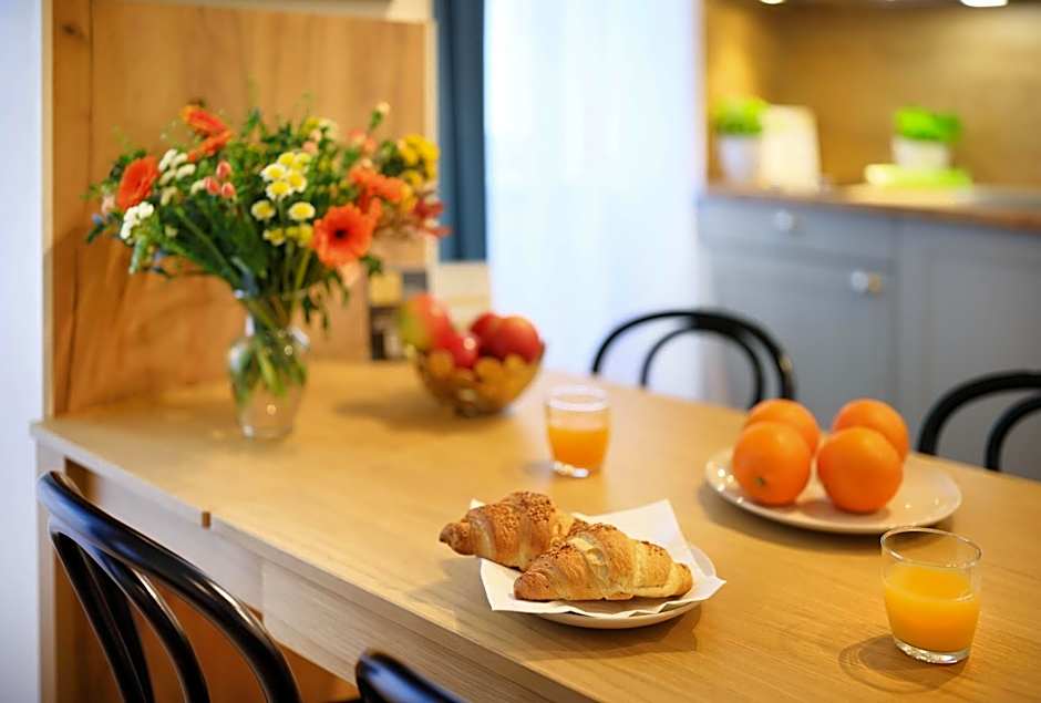 Jimmy's Apartments Dandelion