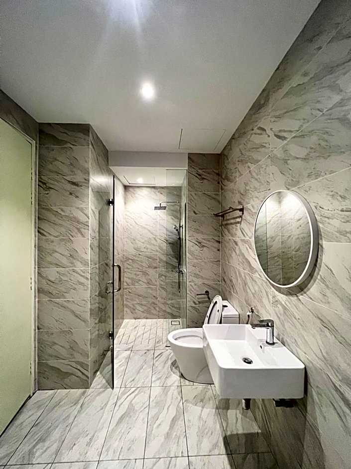 Imperio Residences Private Bathtub or Jacuzzi by Nestcove