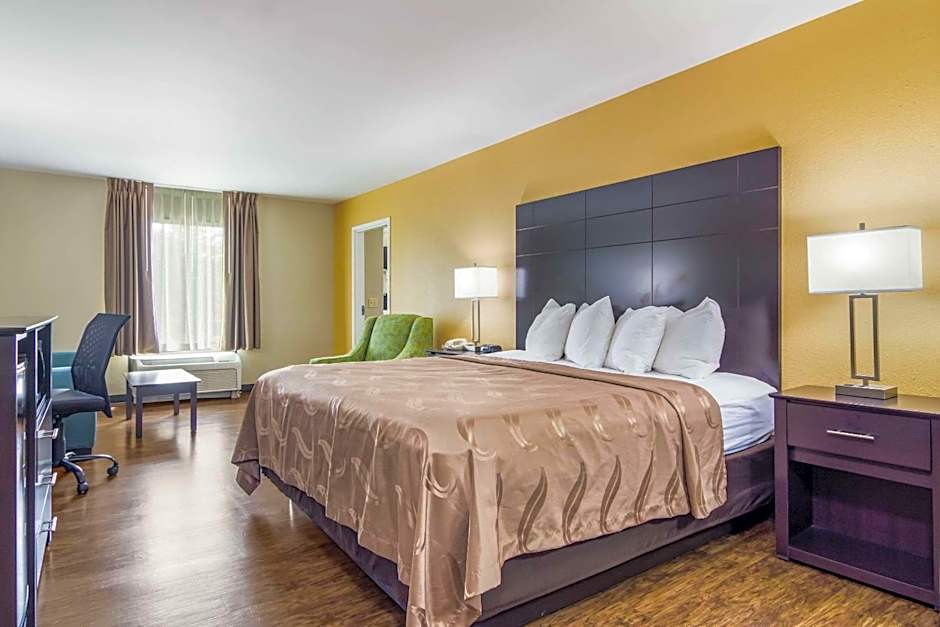 Quality Inn & Suites Canton, GA